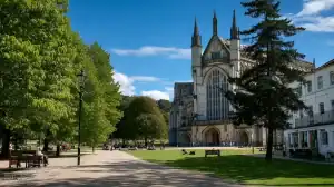 Read more about the article Living in Winchester – 9 Great Reasons to Move There