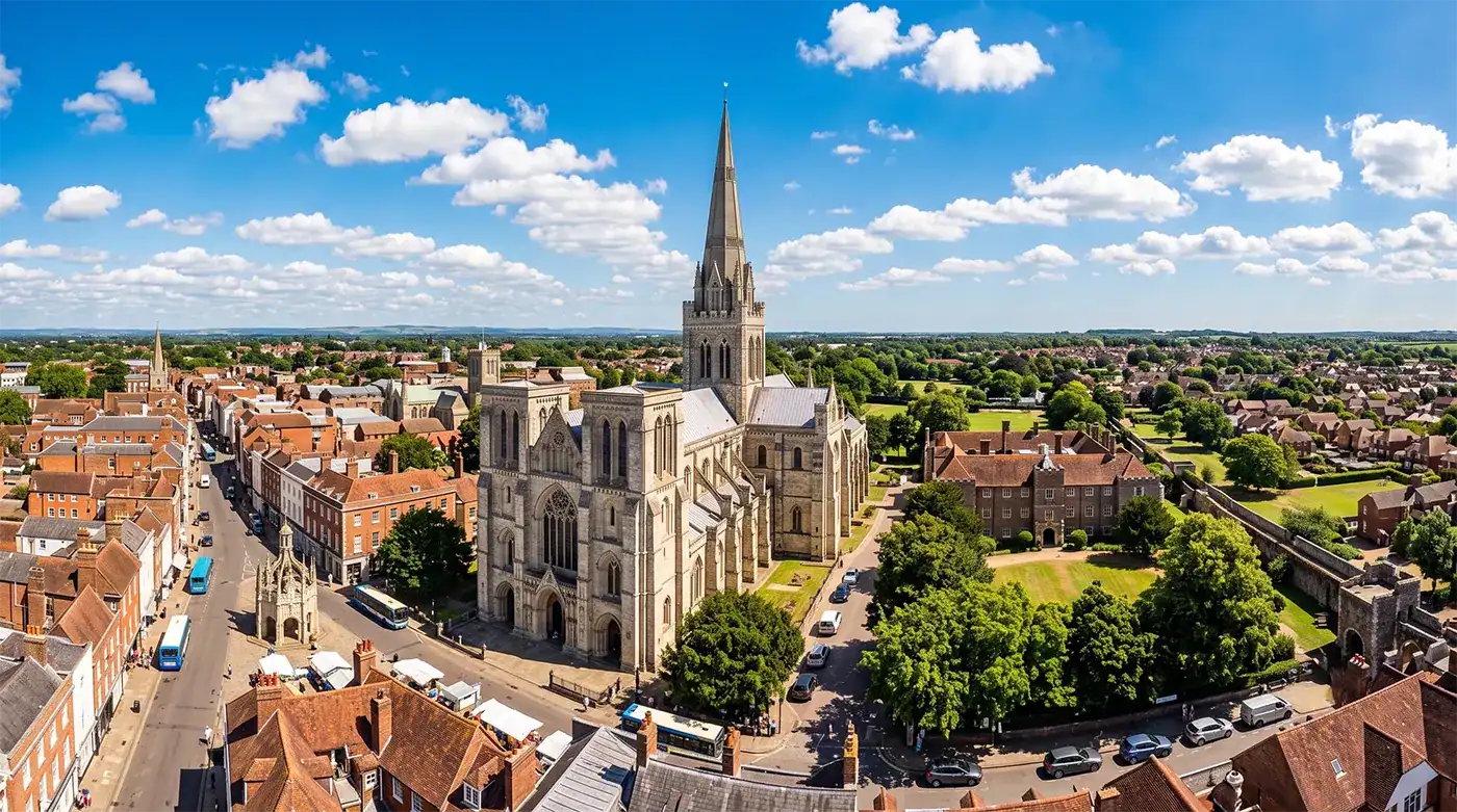 You are currently viewing Removals in Chichester: Parking Access & What to Expect on Moving Day (2026)