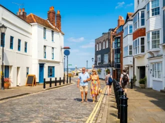 Removals in Lee on Solent: A Practical Guide for Coastal Home Movers (2026)