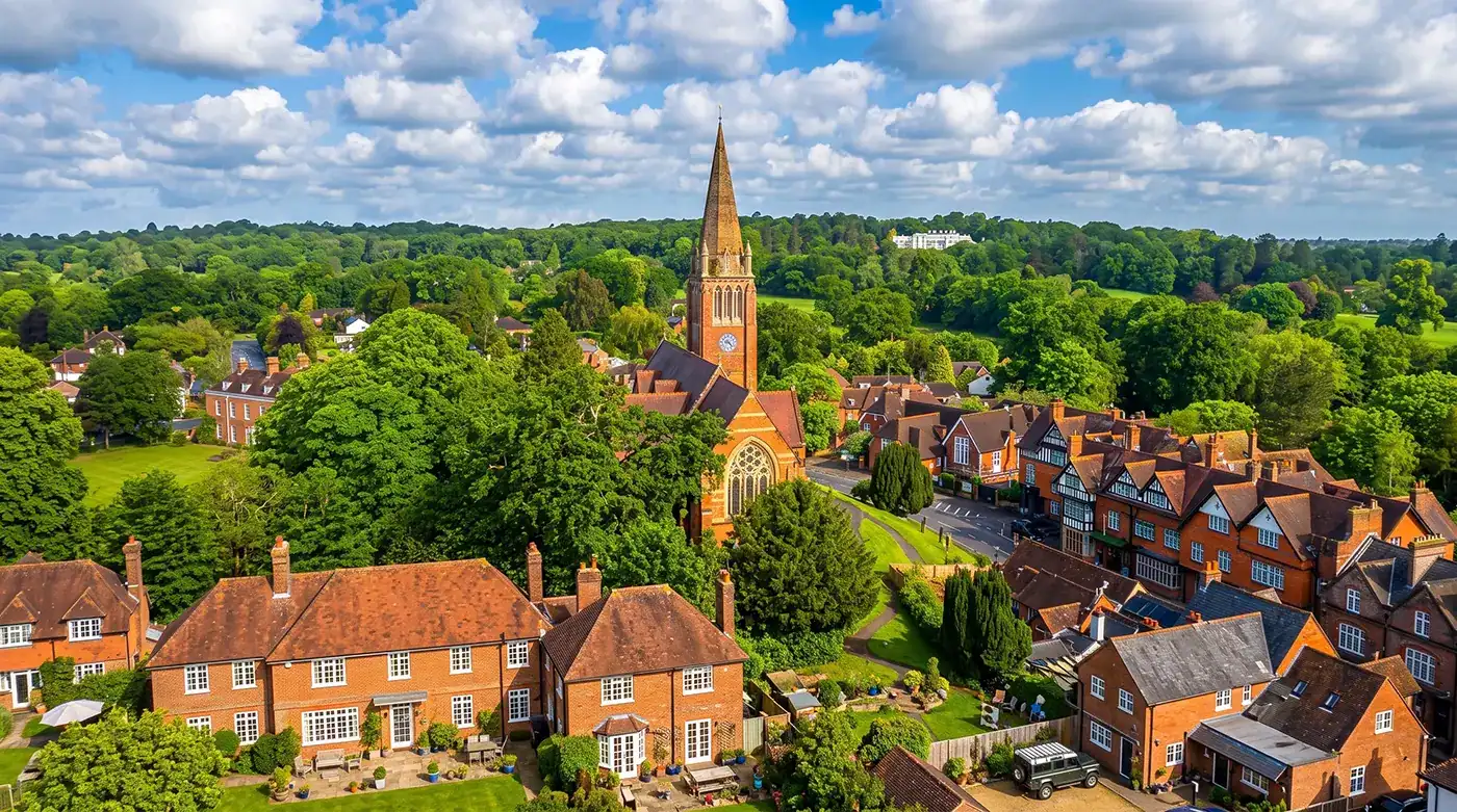You are currently viewing Removals in Liphook: What to Expect When Moving in and Around This Hampshire Village (2026)